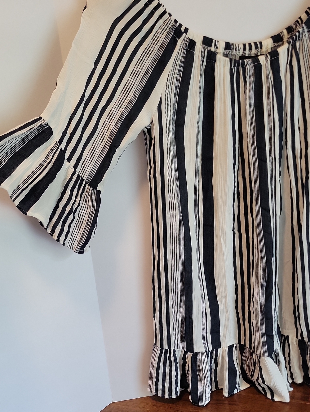 Frazzle Navy & White Vertical Stripe Long Tunic Size S with 3/4 Length Sleeves